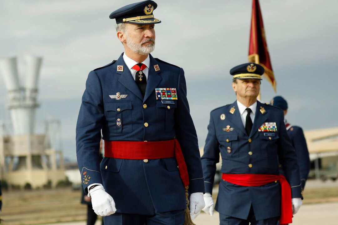 24-01-23 Su Majestad Felipe VI ha asisitido a los actos en conmemoraci&oacute;n del 75&ordm; aniversario de la creaci&oacute;n de la Escuela Militar de Paracaidismo, del primer curso paracaidista y del primer lanzamiento paracaidista militar en Espa&ntilde;a, que se ha celebrado en la Escuela Militar de Paracaidismo "M&eacute;ndez Parada".