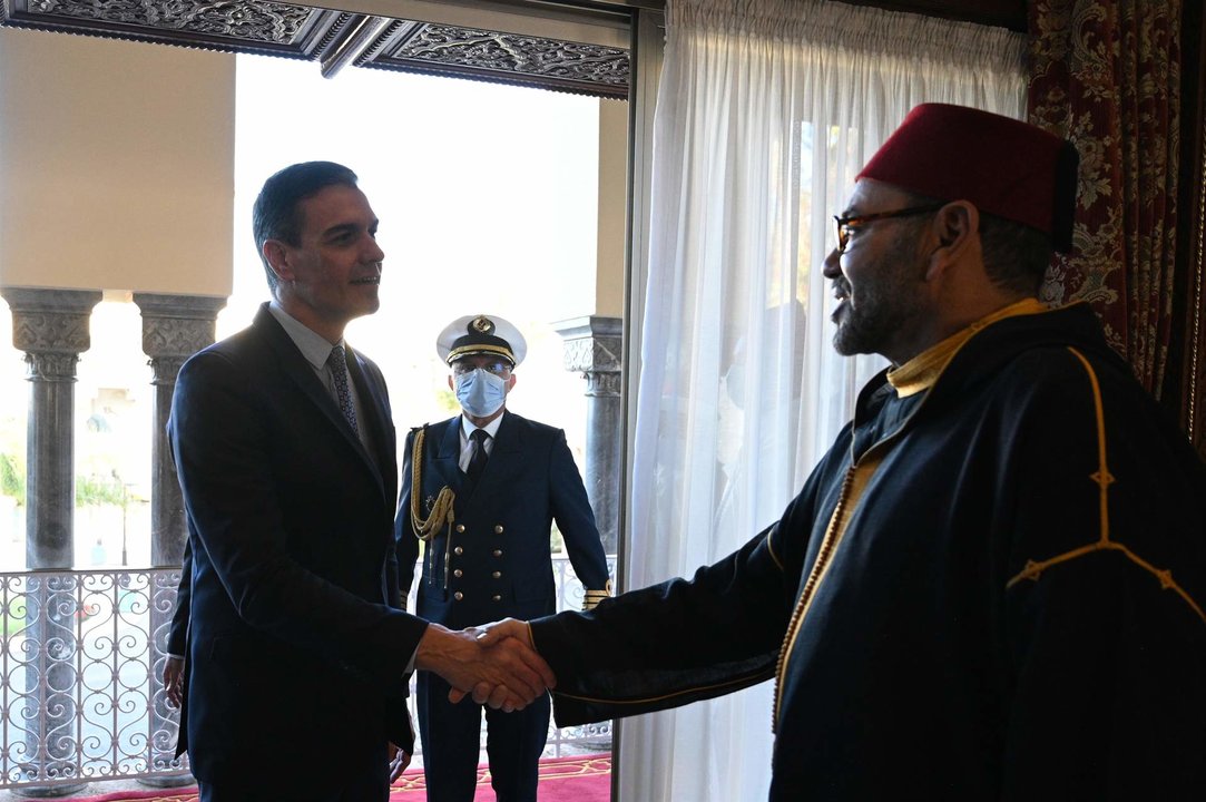 El presidente del Gobierno, Pedro Sánchez, durante su reunión con el Rey Mohamed VI en Rabat, el pasado mes de febrero.