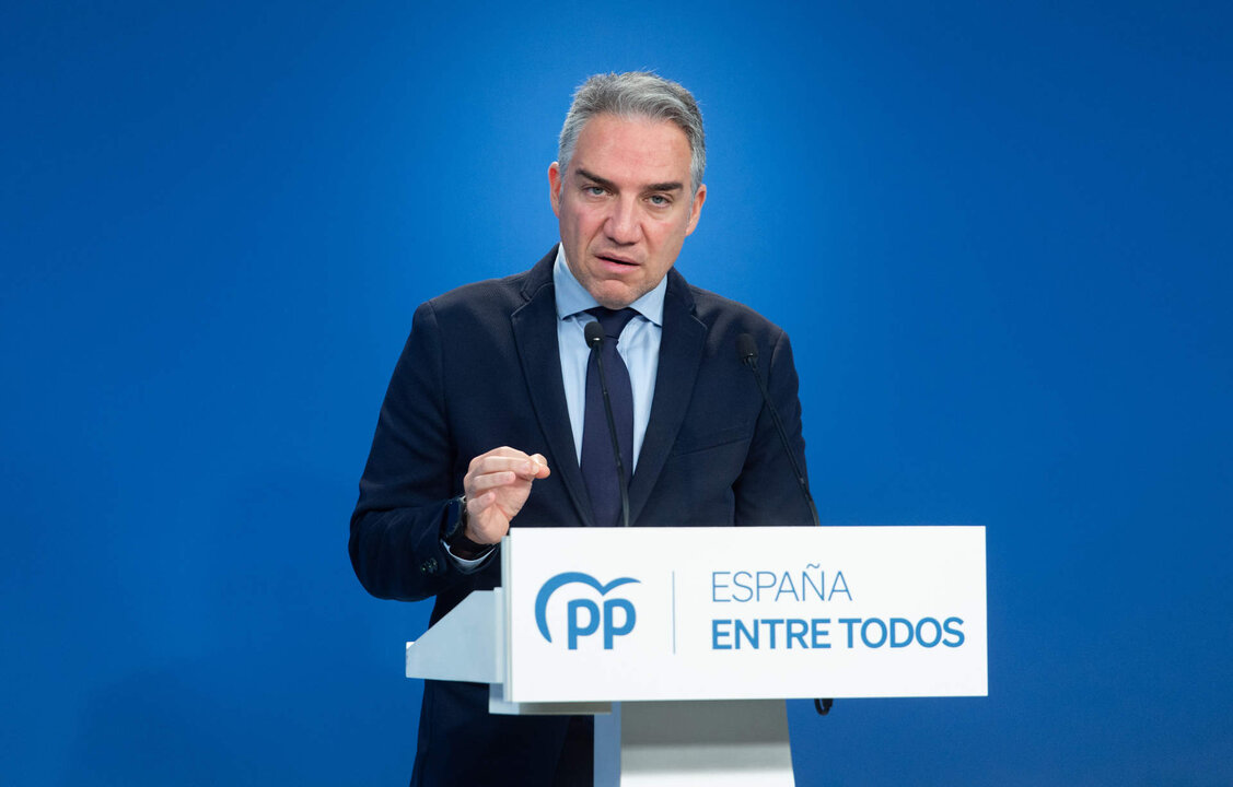 El coordinador general del PP y director de Campa&ntilde;a, El&iacute;as Bendodo, durante una rueda de prensa, en la sede nacional del PP, a 2 de febrero de 2023, en Madrid (Espa&ntilde;a).