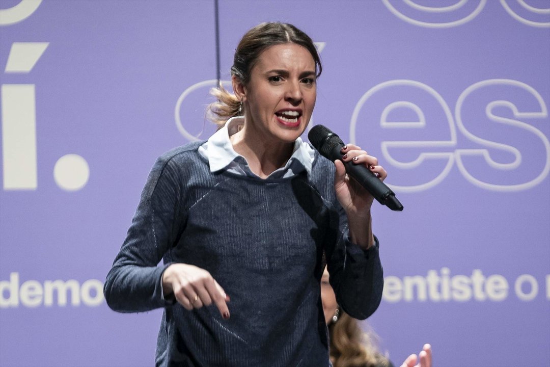 La secretaria de Acción de Gobierno de Podemos y ministra de Igualdad, Irene Montero, interviene durante el acto '¿Consentiste o no? Solo sí es sí', en el Círculo de Bellas Artes, a 5 de febrero de 2023, en Madrid, (España).