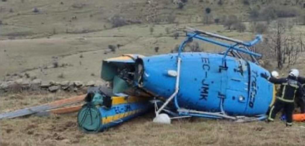 Helicóptero de la DGT accidentado (Foto: @AUGC_Comunica).
