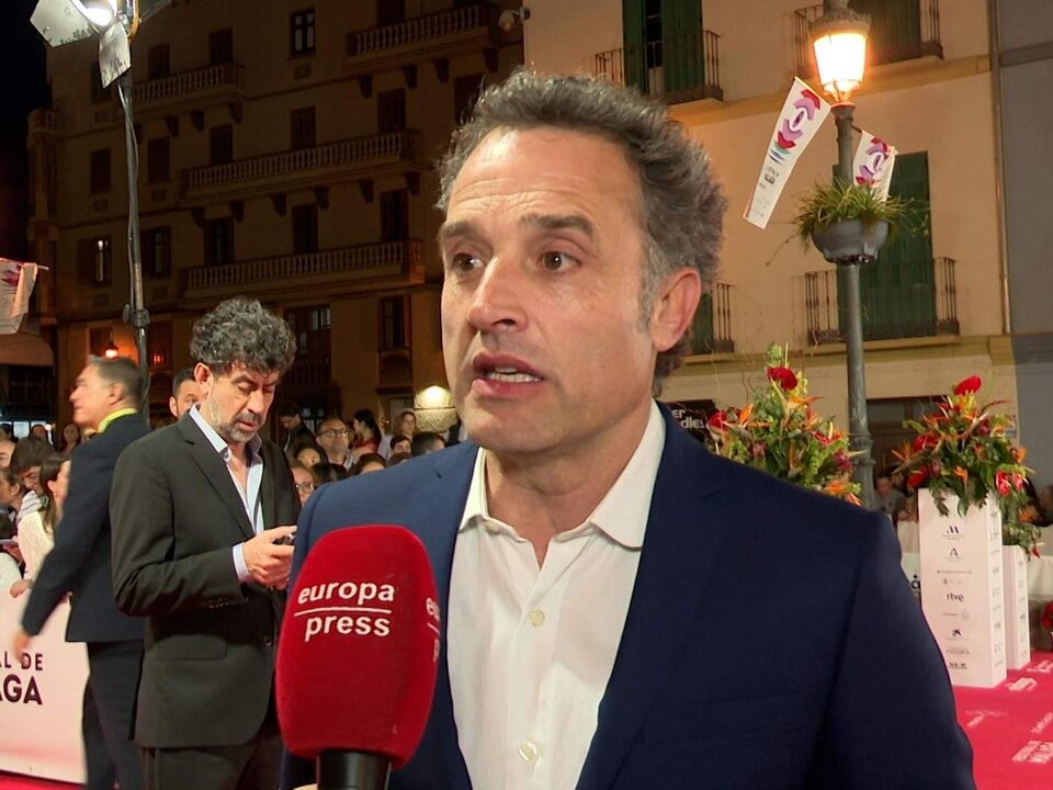 Daniel Guzm&aacute;n busca una anciana por las residencias de Madrid para su pr&oacute;xima pel&iacute;cula.