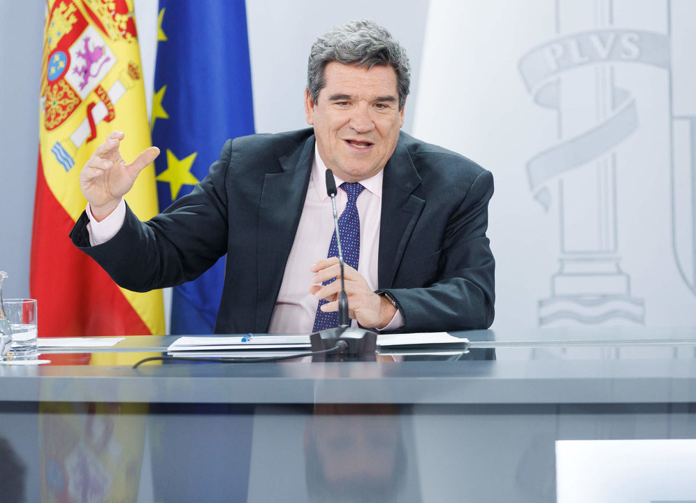 El ministro de Inclusión, Seguridad Social y Migraciones, José Luis Escrivá, durante una rueda de prensa posterior al Consejo de Ministros, en el Palacio de La Moncloa.
