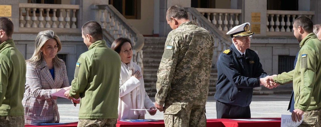 Margarita Robles, en el acto de despedida del contingente ucraniano en la Academia de Infantería de Toledo (Foto: Marco Romero / MDE).