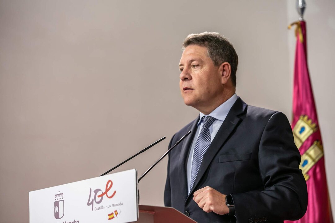 Toledo, 11 de abril de 2023.- El jefe del Ejecutivo auton&oacute;mico, Emiliano Garc&iacute;a-Page, preside en Toledo, el acto institucional con motivo del D&iacute;a Internacional del Pueblo Gitano. (Fotos: D. Esteban Gonz&aacute;lez // JCCM)