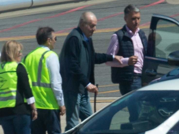 El Rey Juan Carlos a su llegada a Vigo.