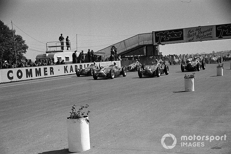 La primera carrera de Fórmula 1 en el circuito de Silverstone (Reino Unido) 1950