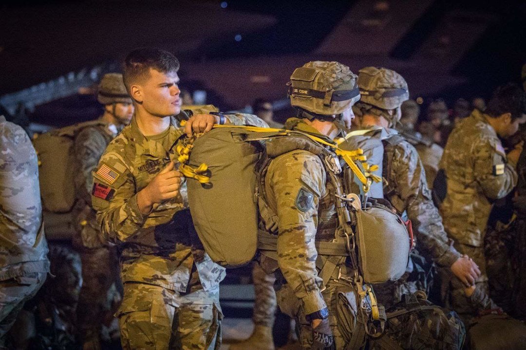 Paracaidistas en el ejercicio 'Swift Response' (Foto: Flickr Ejército de Tierra).