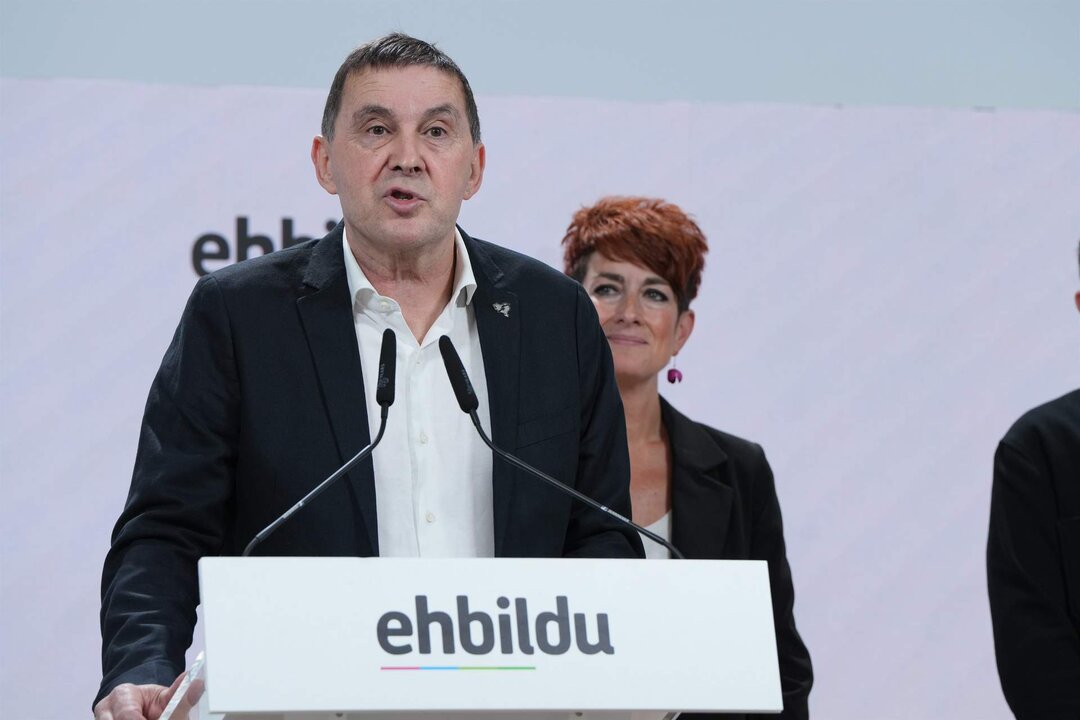 La &lsquo;tormenta&rsquo; por las listas de EH Bildu le hace perder al PSOE cuatro gobiernos auton&oacute;micos seg&uacute;n datos internos.