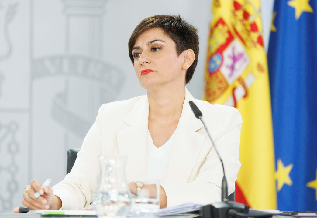 La ministra Portavoz y de Política Territorial, Isabel Rodríguez, durante una rueda de prensa posterior a la reunión del Consejo de Ministros, en el Palacio de La Moncloa, a 16 de mayo de 2023, en Madrid.