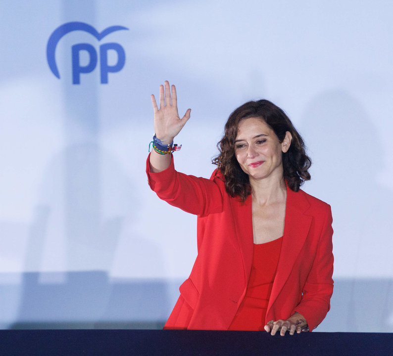 La presidenta de la Comunidad de Madrid, Isabel Díaz Ayuso, celebra la victoria del partido en la sede nacional del PP, el pasado 28 de mayo.