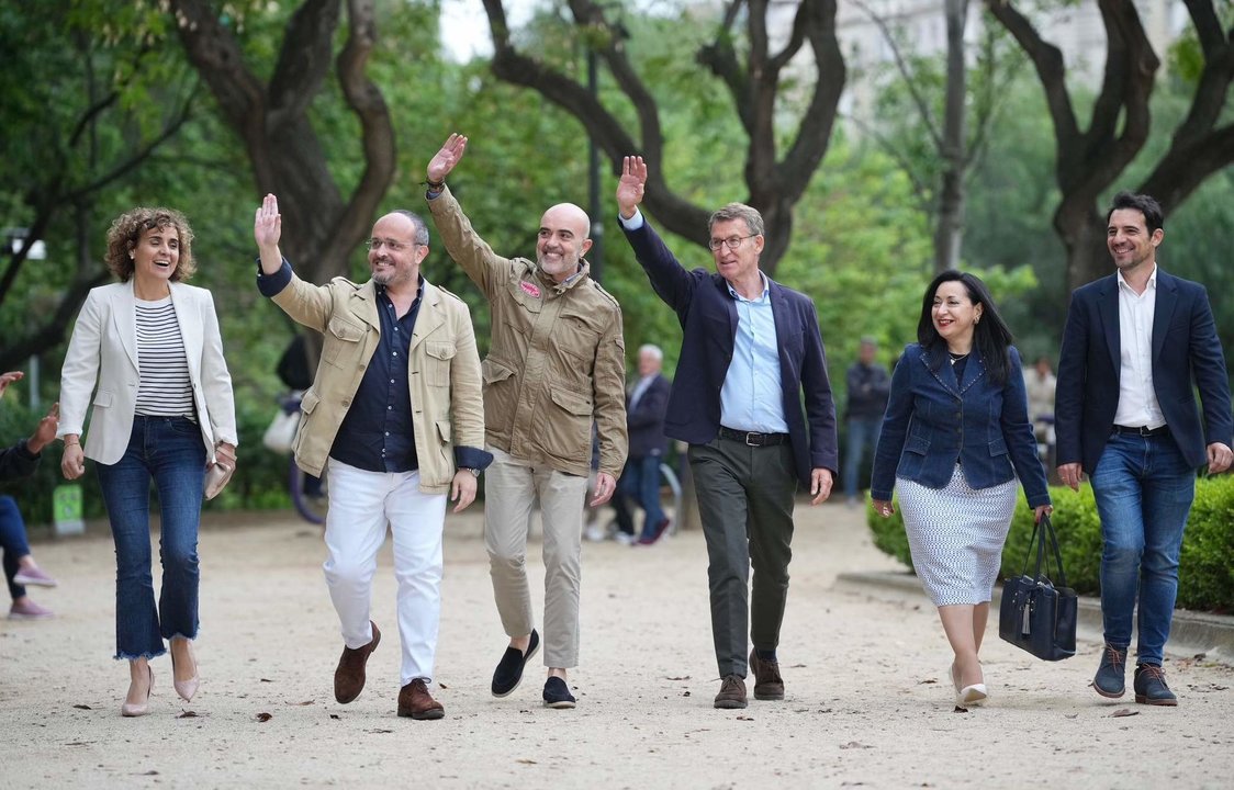 El líder del PP, Alberto Núñez Feijóo, ofrece un mitin en Barcelona junto al presidente del PPC, Alejandro Fernández, y el candidato a la alcaldía de la ciudad, Daniel Sirera.