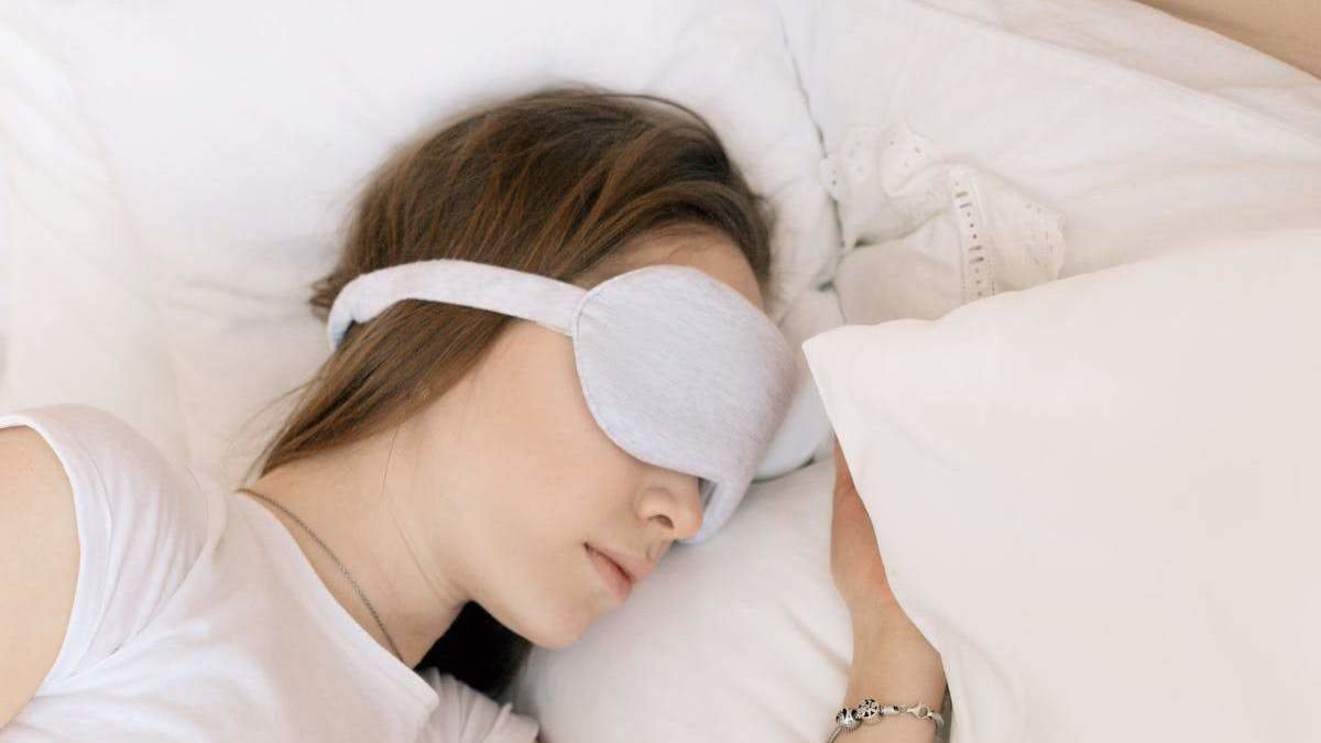 7 remedios caseros para poder dormir bien durante las noches de verano.
