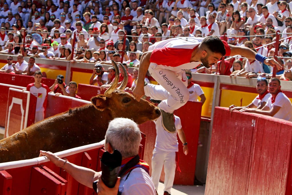 San Fermín: Esto es lo que debes hacer si te persigue un toro.