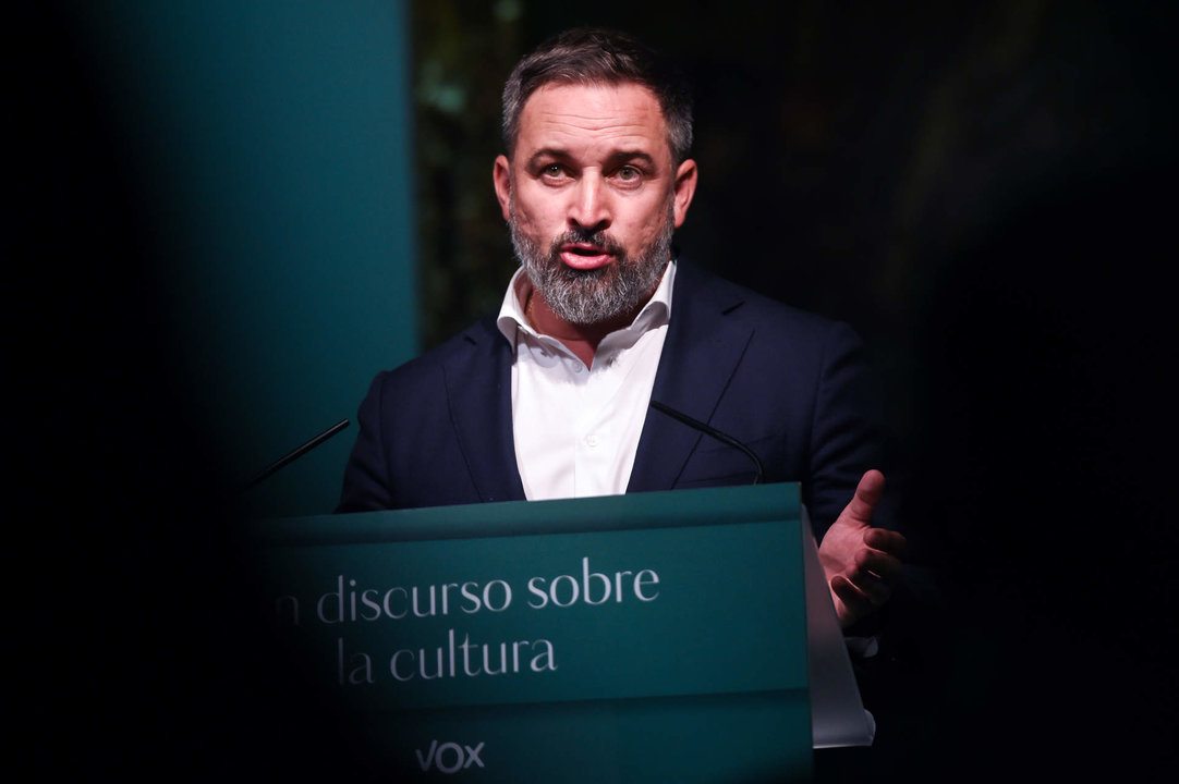 El presidente de Vox, Santiago Abascal, aborda la situación de la cultura en España con un discurso en la Fundación Carlos Amberes.