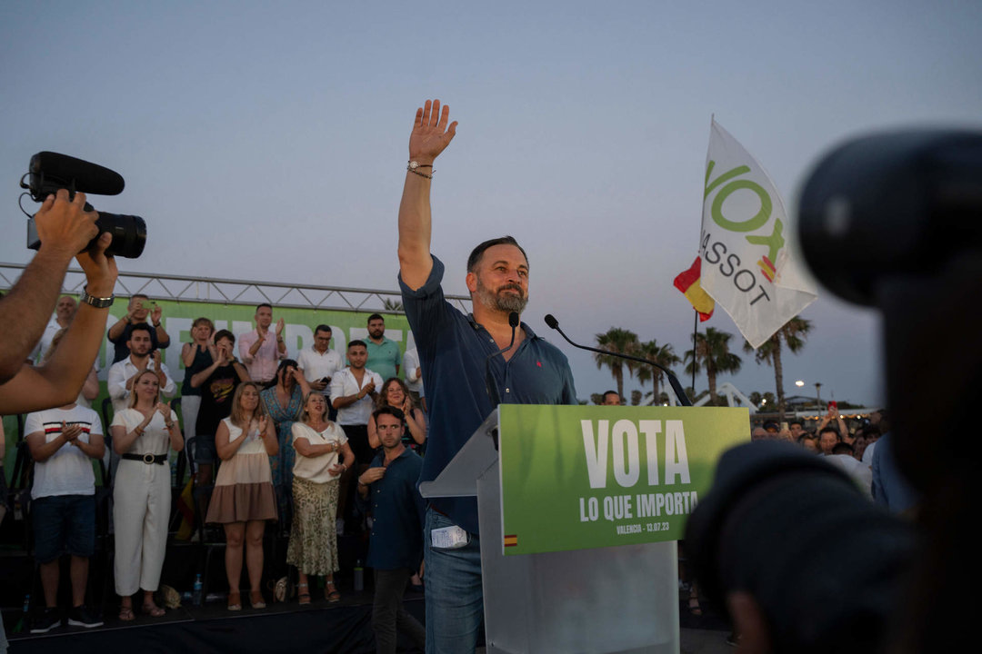 El líder de Vox, Santiago Abascal, durante un acto público, en las Gradas Norte La Marina.