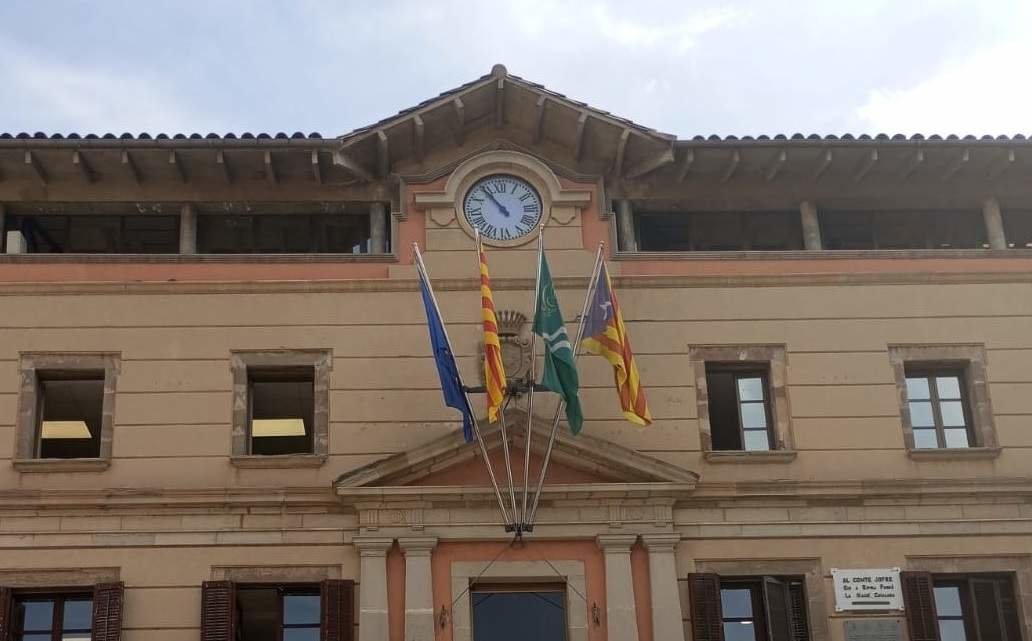 Fachada del Ayuntamiento de Ripoll.