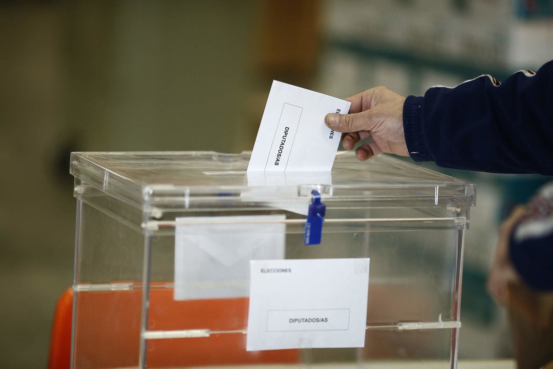 Elecciones Galicia 2024: ya se puede solicitar el voto por correo
