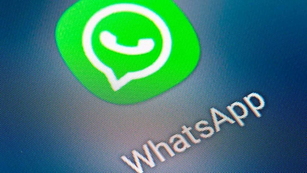 Truco para WhatsApp: 
Exportar todo el contenido de un chat.