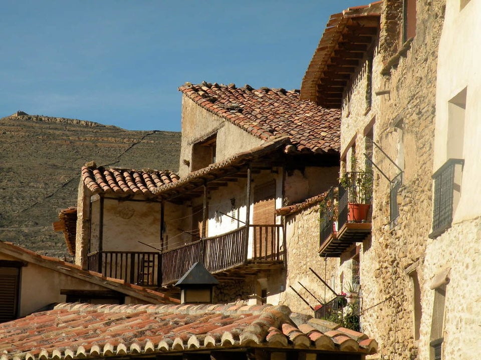 Pueblos con más encanto: Viaja a Mirambel en Teruel.
