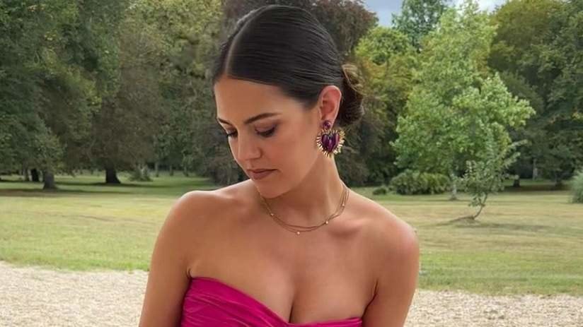 Isabelle Junot se va de boda sin Álvaro Falcó con un vestido al estilo "Barbie".