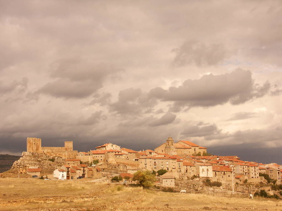 Pueblos con más encanto: Viaja a Puertomingalvo en Teruel.
