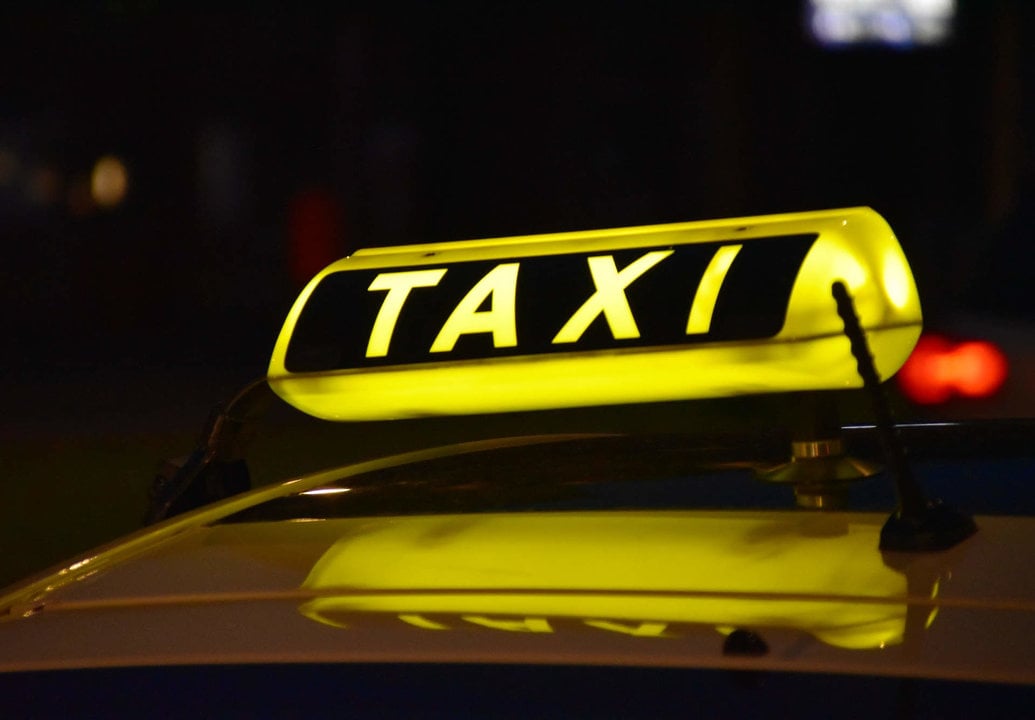 El taxi, el servicio más eficiente para viajar al aeropuerto de Barcelona.