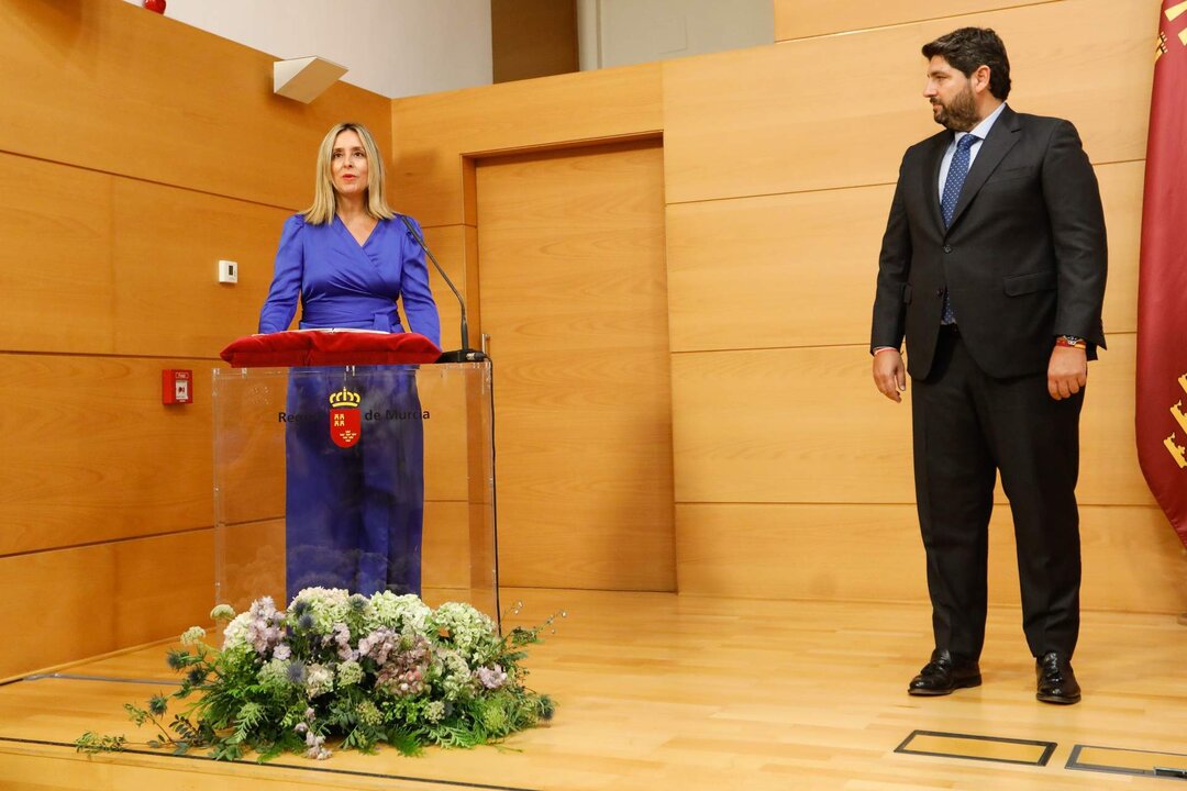 14-09-23 El jefe del Ejecutivo regional, Fernando L&oacute;pez Miras, preside el acto de toma de posesi&oacute;n de los miembros del Consejo de Gobierno de la Regi&oacute;n de Murcia. En la imagen, Concepci&oacute;n Ru&iacute;z
