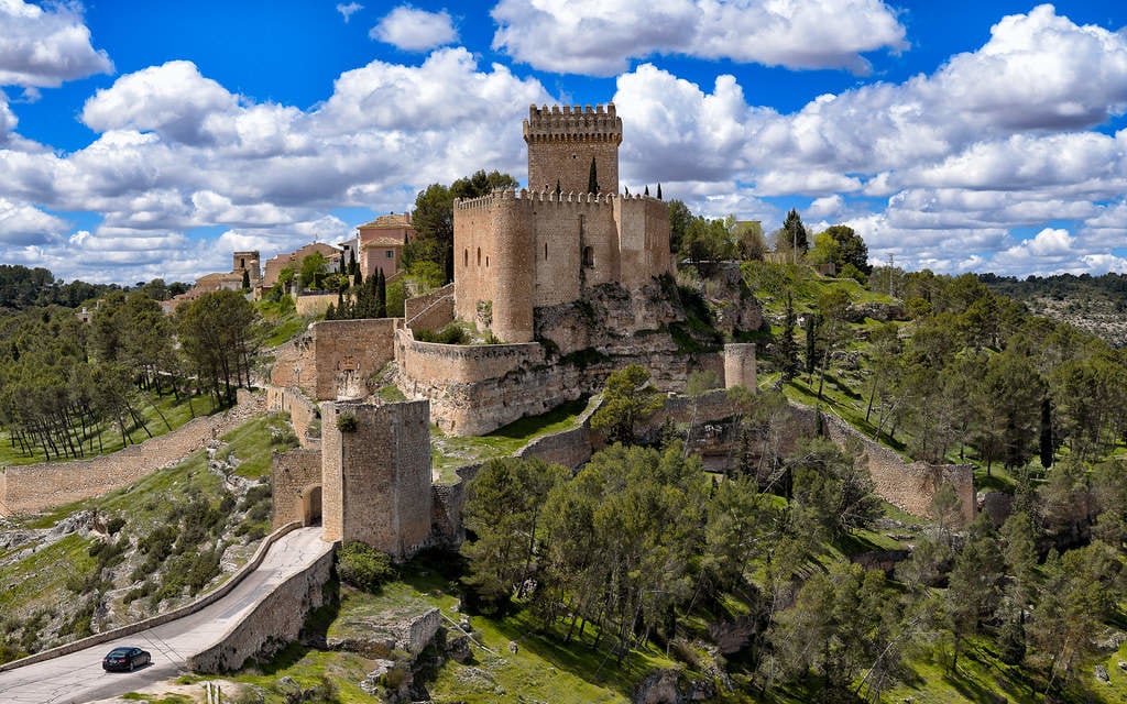 Pueblos con más encanto: Viaja a Alarcón en Cuenca.