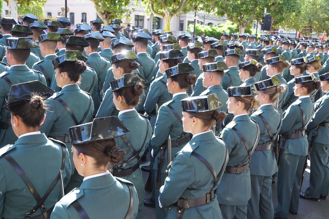 Decenas de agentes de la Guardia Civil durante el acto central de las celebraciones de la Virgen del Pilar, a 8 de octubre de 2023, en Logroño.