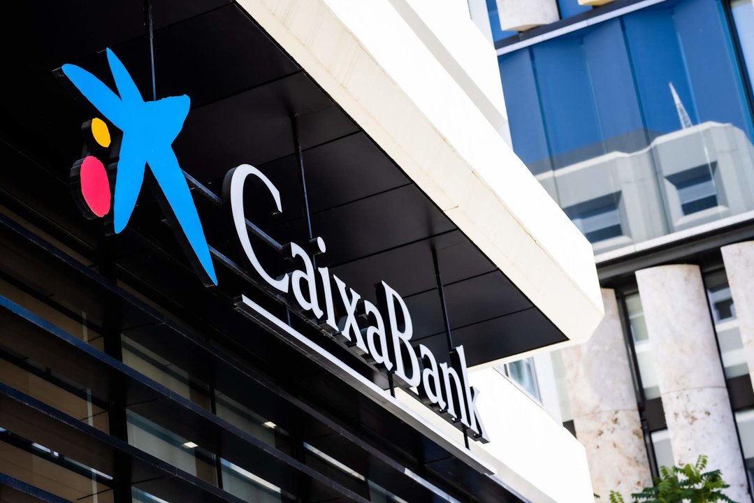 Archivo - Logo de CaixaBank.
