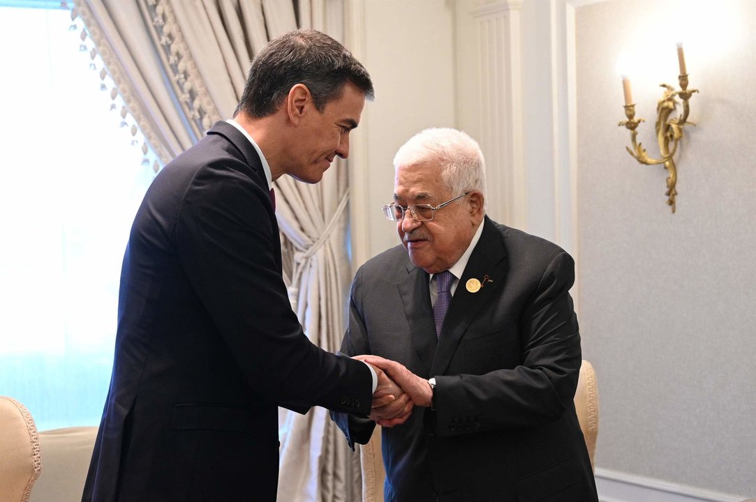 El presidente del Gobierno en funciones, Pedro Sánchez, se reúne con el presidente de la Autoridad Nacional Palestina, Mahmud Abbas
