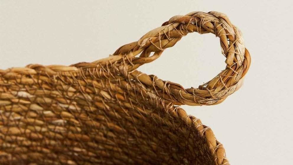 Vuelven las cesta de mimbre tejido a Zara Home
