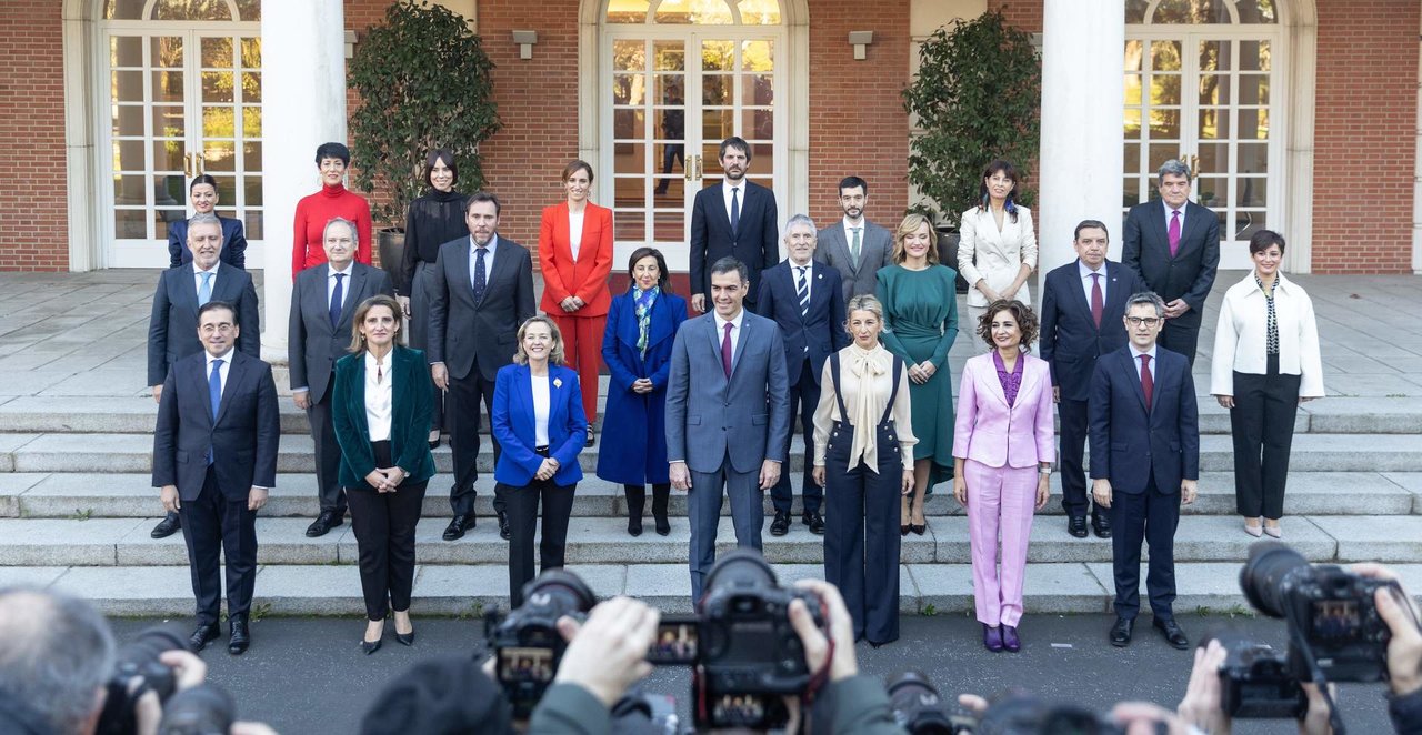 La foto de familia del nuevo Gobierno liderado por Pedro Sánchez.