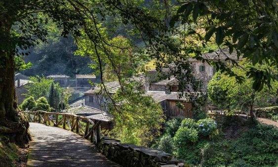 Pueblos con más encanto: Viaja a Taramundi en Asturias