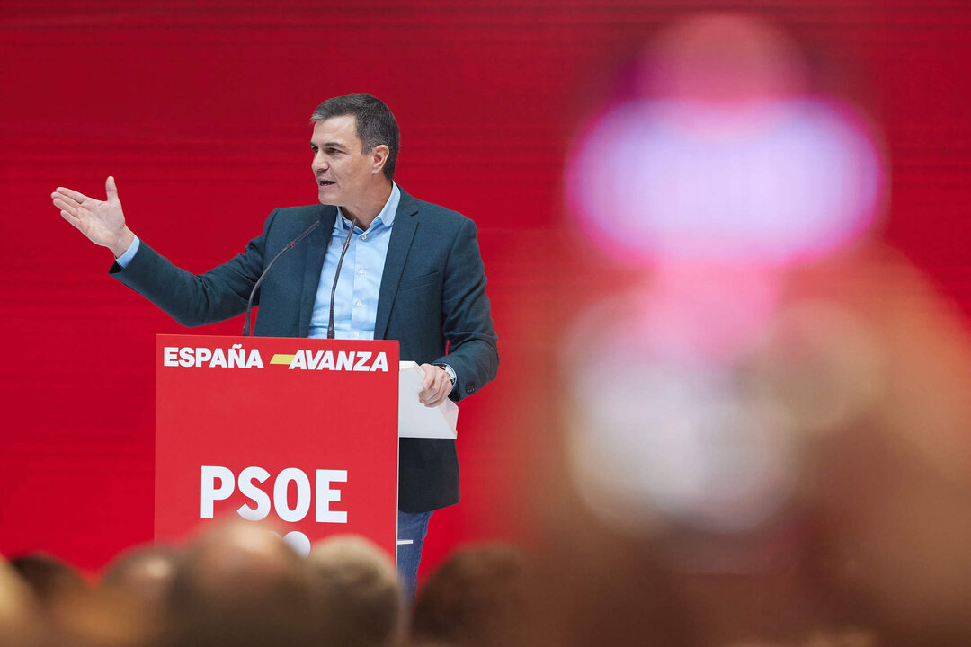 El secretario general del PSOE y presidente del Gobierno, Pedro S&aacute;nchez, interviene durante un acto del PSOE, en IFEMA Madrid, a 25 de noviembre de 2023, en Madrid.