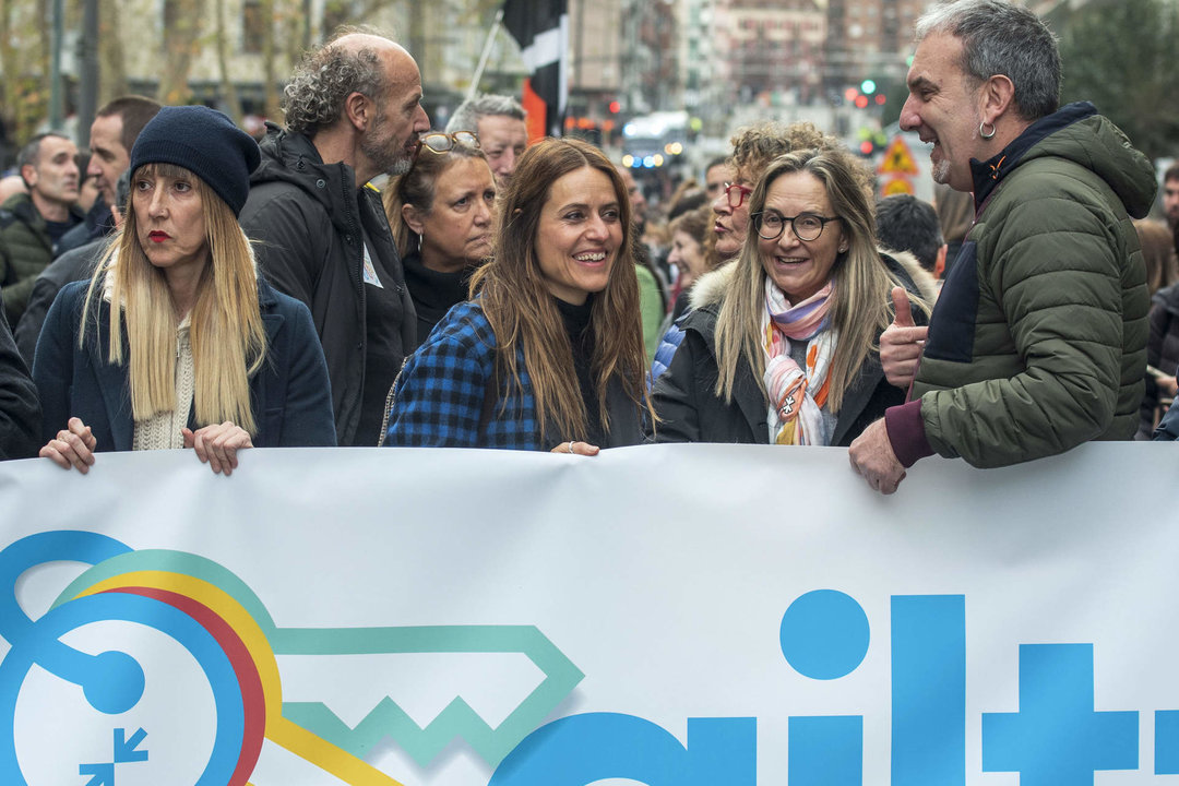 La actriz Itziar Ituño en la primera línea de la manifestación de ayer en Bilbao