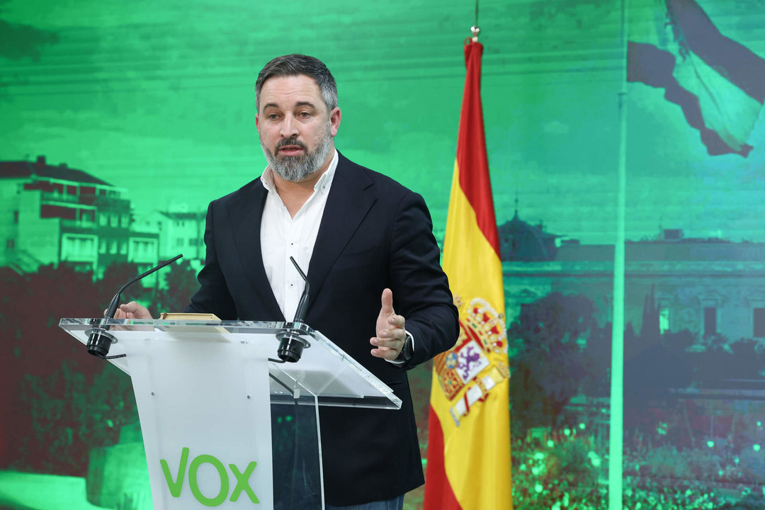 El líder de VOX, Santiago Abascal, durante una rueda de prensa tras la reunión del Comité de Acción Política de Vox, en la sede del partido.