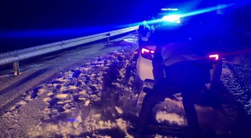 La UME rescata a 600 conductores en Soria tras quedar atrapados por la nieve