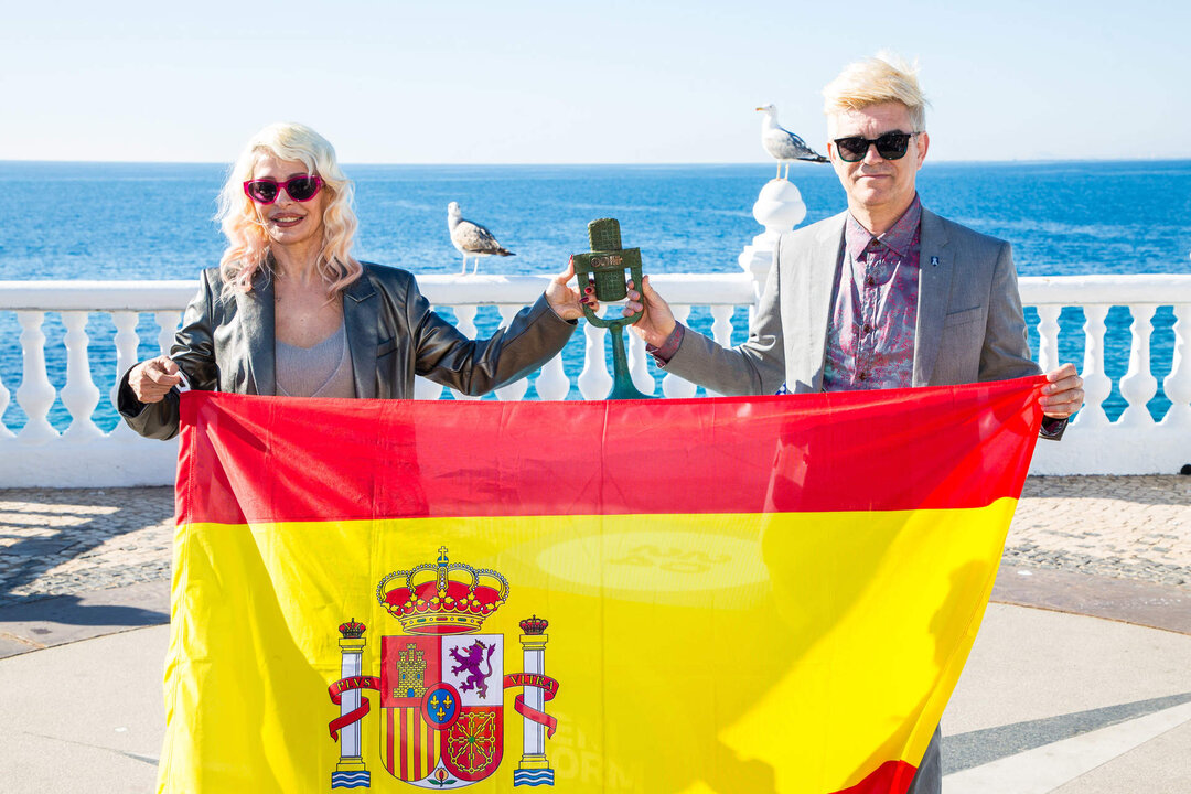 El grupo Nebulossa posa tras ganar el Benidorm Fest 2024, en el Mirador del Castillo, a 4 de febrero de 2024, en Benidorm, Alicante, Comunidad Valenciana.
