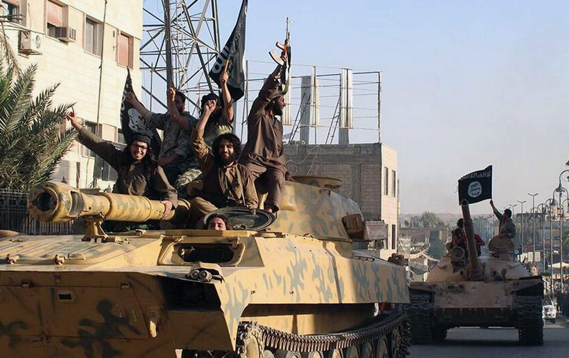 Foto de archivo de combatientes de Estado Isl&aacute;mico en Raqqa (Siria).