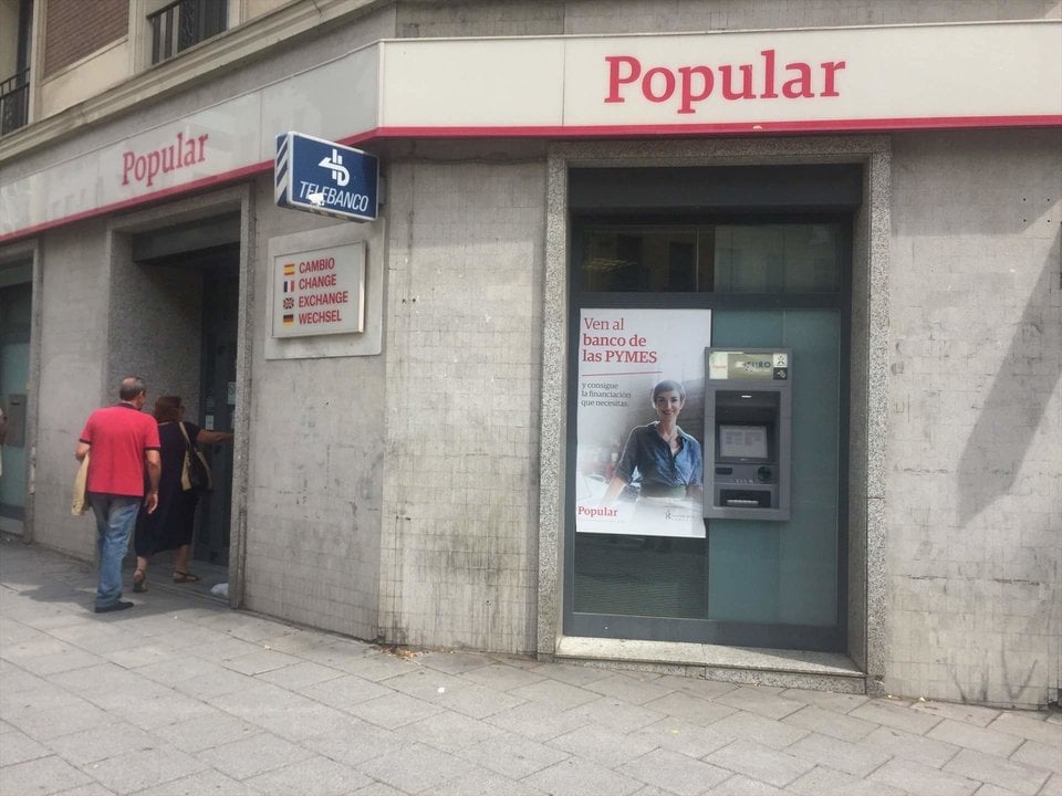 Archivo - Banco Popular, sucursal bancaria, cajero. (Foto: Europa Press)