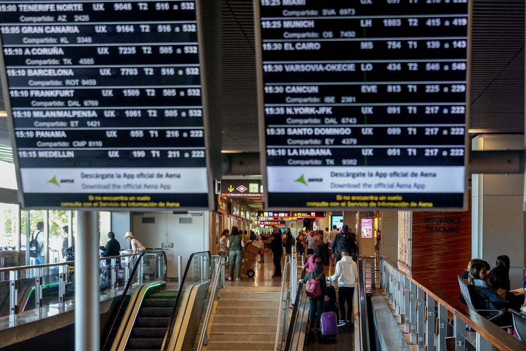 Paneles de facturación en el aeropuerto Adolfo Suárez-Madrid Barajas. Imagen de archivo