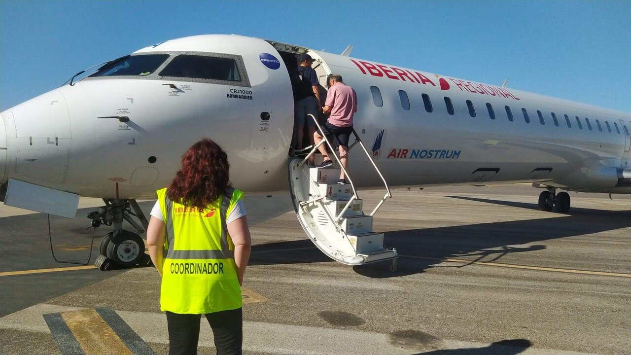 Adi&oacute;s a la regla de los 100 ml: nuevos l&iacute;mites para l&iacute;quidos en el equipaje de mano