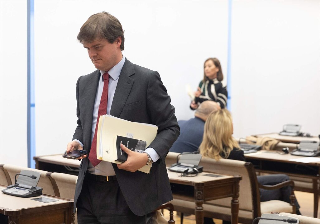 El letrado mayor del congreso, Fernando Galindo, durante la sesi&oacute;n de constituci&oacute;n de la Comisi&oacute;n de Investigaci&oacute;n sobre la &lsquo;Operaci&oacute;n Catalu&ntilde;a&rsquo;.