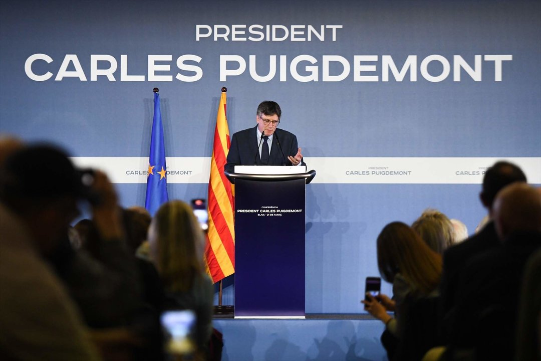 El expresidente de la Generalitat y eurodiputado de Junts, Carles Puigdemont, comparece ante los medios, en Mairie d'Elne (Ayuntamiento de Elna), a 21 de marzo de 2024