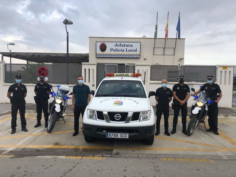 Efectivos de la policía local de La Zubia. Fuente: EuropaPress