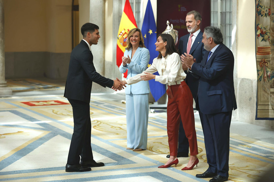 El tenista Carlos Alcaraz recibe el Premio Rey Felipe al mejor deportista español del año. Foto: Antonio Gutiérrez / Europa Press
