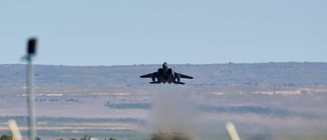 Un F-15 de Estados Unidos en la base aérea de Los Llanos, en Albacete, en un curso TLP (Foto: A. Pérez Meca / Europa Press).