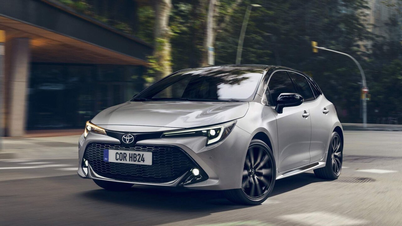 El Toyota Corolla 200H GR Sport se caracteriza por un suave rodar. La suspensi&oacute;n ofrece un &oacute;ptimo compromiso entre dinamismo y confort.